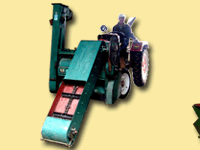 毅政牌ZL1TW型拖拉机自走式带喂料器免剥皮玉米脱粒机